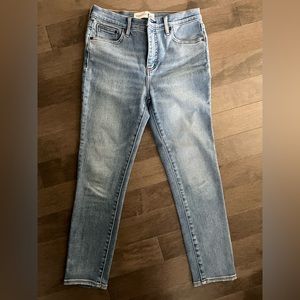 Aritzia Denim Forum Size 28, Nico Midrise 26L